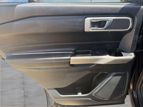 Used 2021 Ford Explorer XLT w/ Equipment Group 202A RWD image 14