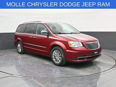 Used 2015 Chrysler Town & Country Touring-L w/ Driver Convenience Group image 1