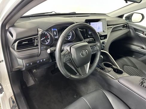 Used 2024 Toyota Camry SE image 13