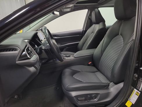Used 2023 Toyota Camry SE w/ Convenience Package FWD image 13