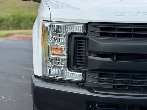 Used 2017 Ford F250 XL w/ Power Equipment Group AWD/4WD image 33