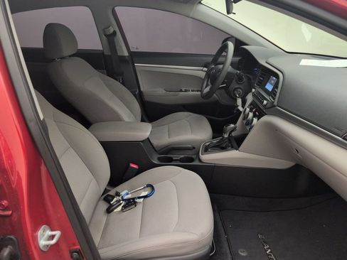 Used 2019 Hyundai Elantra SE FWD image 10