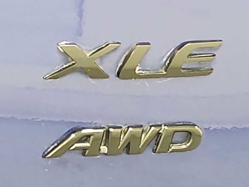 Certified 2022 Toyota Corolla Cross XLE w/ Convenience Package AWD/4WD image 29