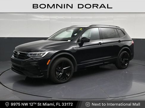 Used 2023 Volkswagen Tiguan SE R-Line FWD image 1