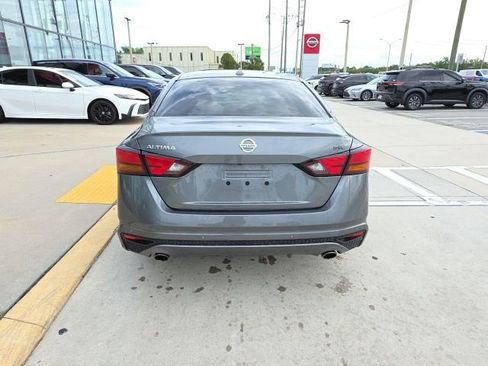 Used 2020 Nissan Altima 2.5 SR w/ Premium Package FWD image 5