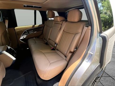 Used 2026 Land Rover Range Rover SE AWD/4WD image 24