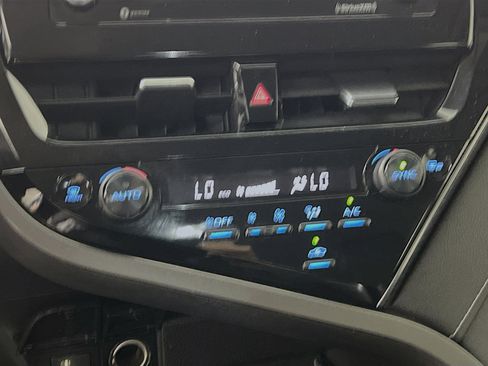 Used 2022 Toyota Camry SE image 26