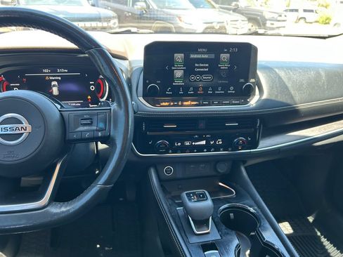 Used 2021 Nissan Rogue Platinum FWD image 17