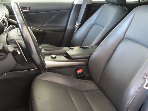 Used 2018 Lexus IS 300 w/ Accessory Package RWD image 11