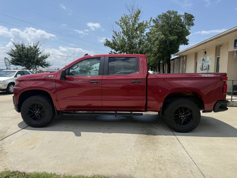 Used 2020 Chevrolet Silverado 1500 Custom Trail Boss w/ Custom Convenience Package AWD/4WD image 4