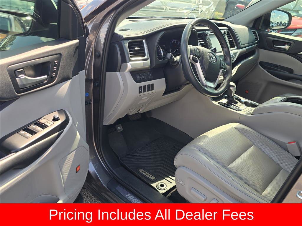 Used 2019 Toyota Highlander Limited AWD/4WD image 9