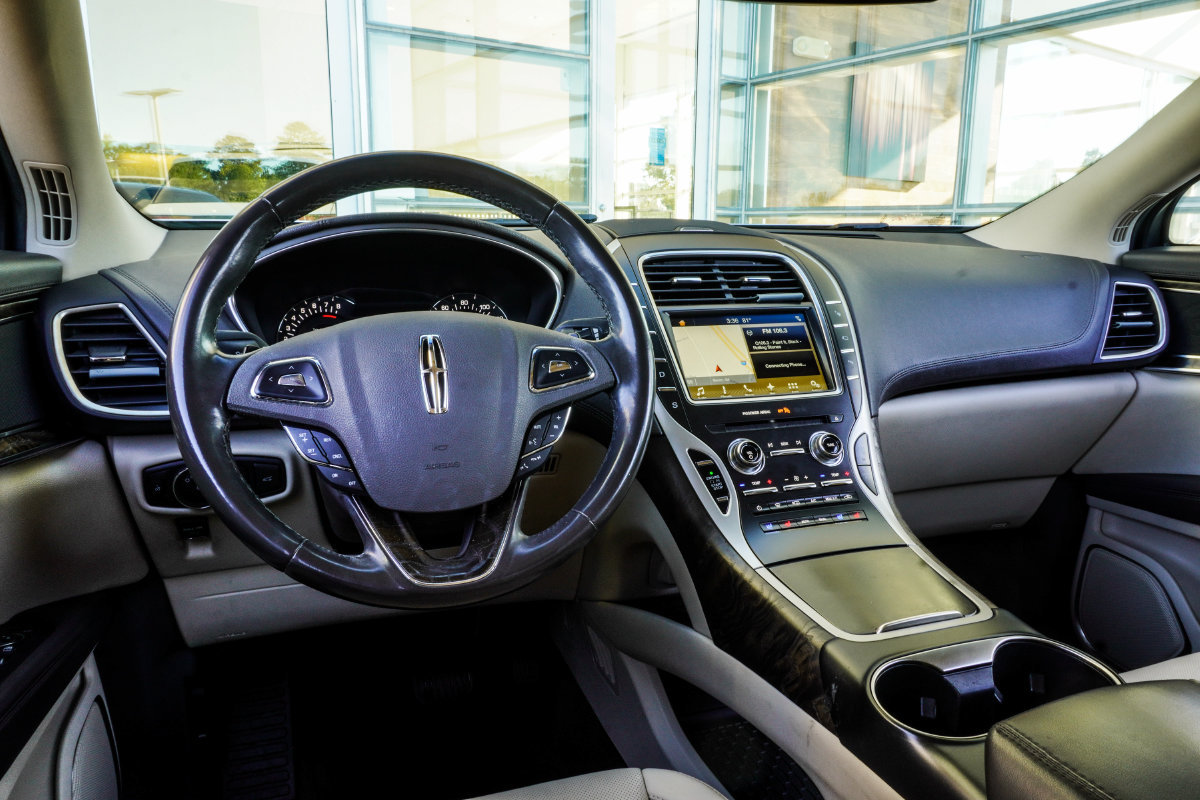 Used 2017 Lincoln MKX Reserve FWD image 17