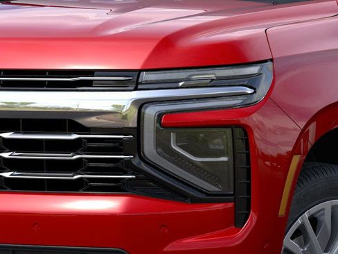 New 2025 Chevrolet Suburban LT w/ Comfort Package image 34