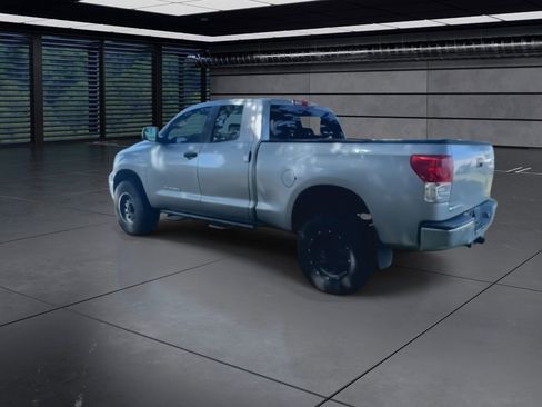 Used 2010 Toyota Tundra 4x4 Double Cab w/ Tow Pkg image 6