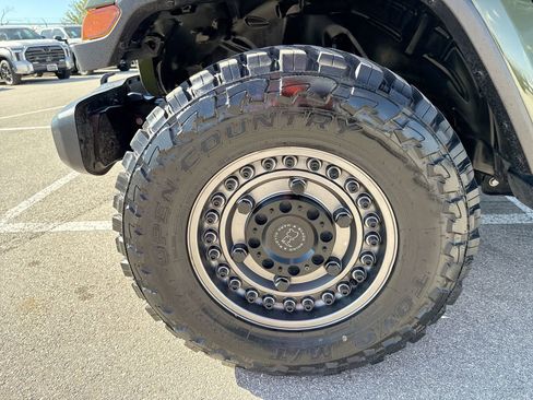 Used 2021 Jeep Gladiator Overland w/ Popular Equipment Package image 18