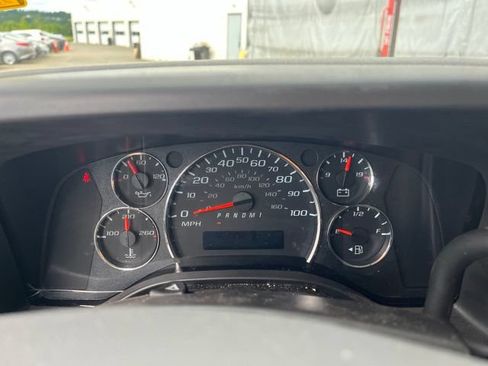 Used 2025 GMC Savana 2500 w/ Driver Convenience Package RWD image 13