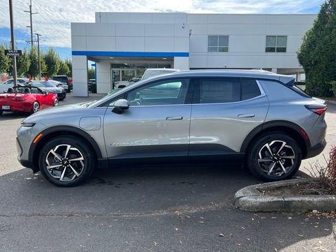 New 2026 Chevrolet Equinox EV LT image 4