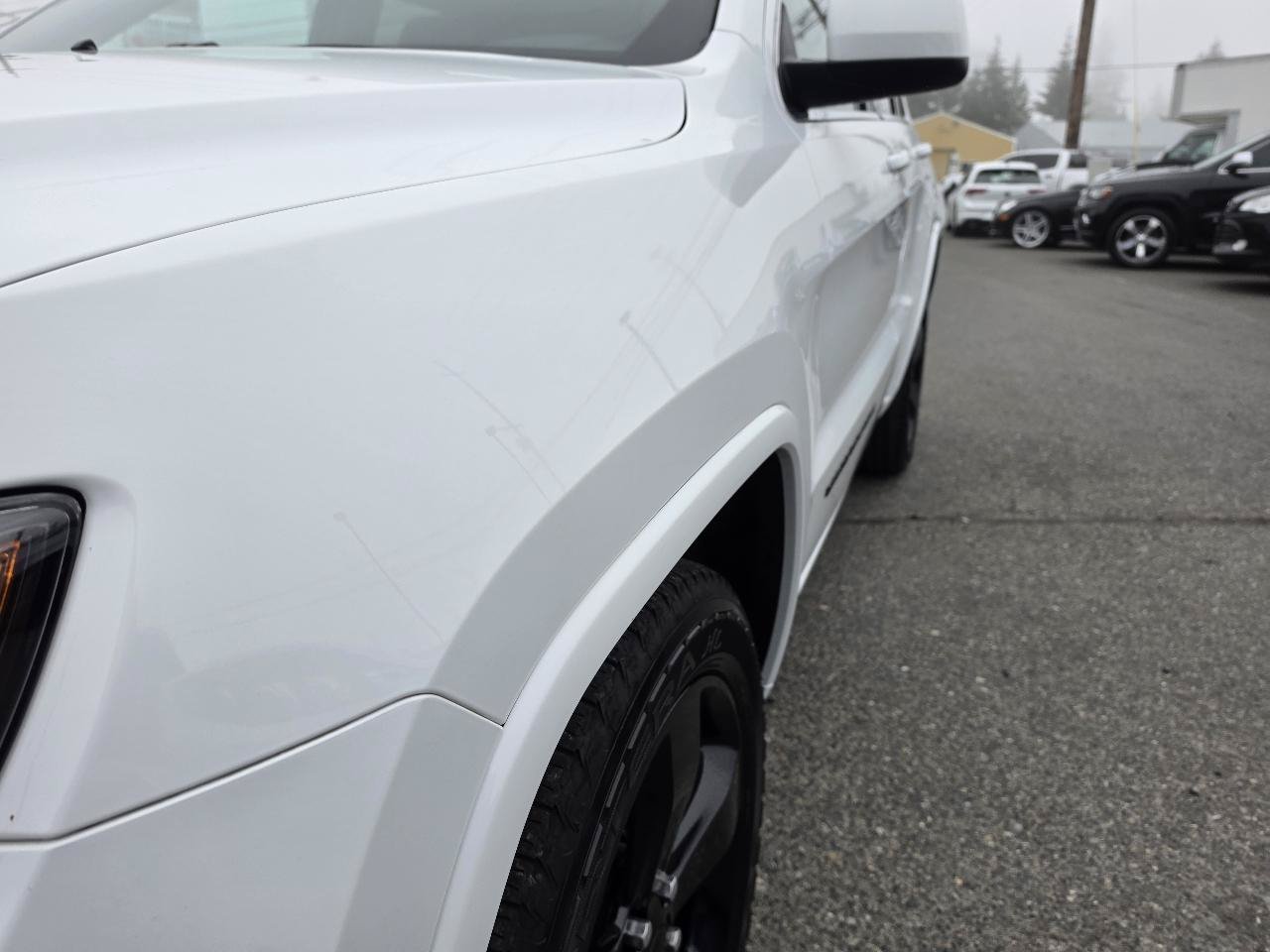 Used 2015 Jeep Grand Cherokee Altitude AWD/4WD image 32