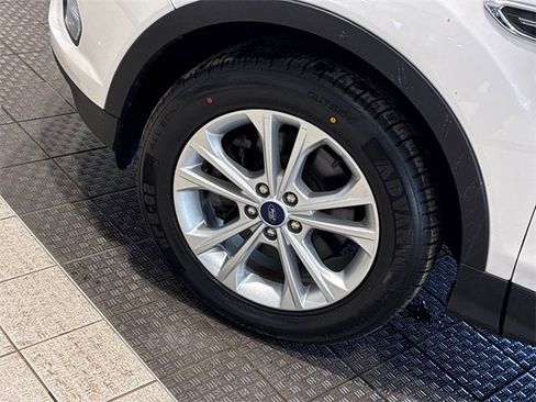 Used 2019 Ford Escape SEL image 9