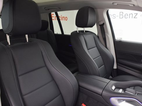 Certified 2025 Mercedes-Benz GLS 450 4MATIC image 17