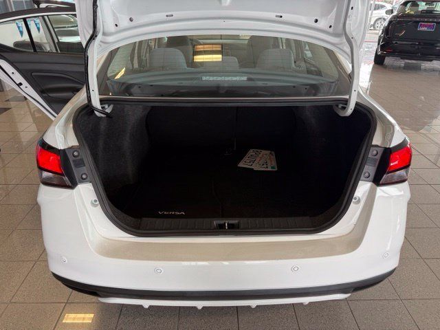 Used 2020 Nissan Versa S FWD image 24