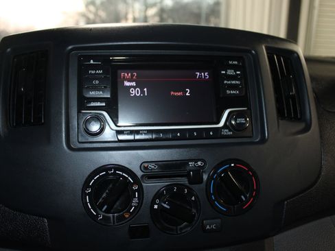 Used 2019 Nissan NV200 S w/ Cruise Control Package image 16