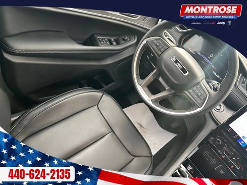 New 2025 Jeep Grand Cherokee Limited w/ Black Appearance Package image 24