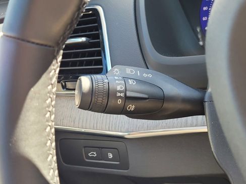 Certified 2025 Volvo XC90 T8 Ultra image 19