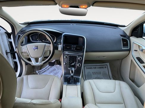 Used 2016 Volvo XC60 T5 Premier w/ Proximity Package image 10