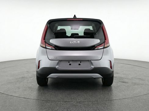 Used 2025 Kia Soul LX w/ LX Technology Package FWD image 7