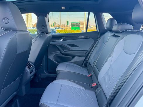 New 2026 Volkswagen Tiguan SE R-Line FWD image 23