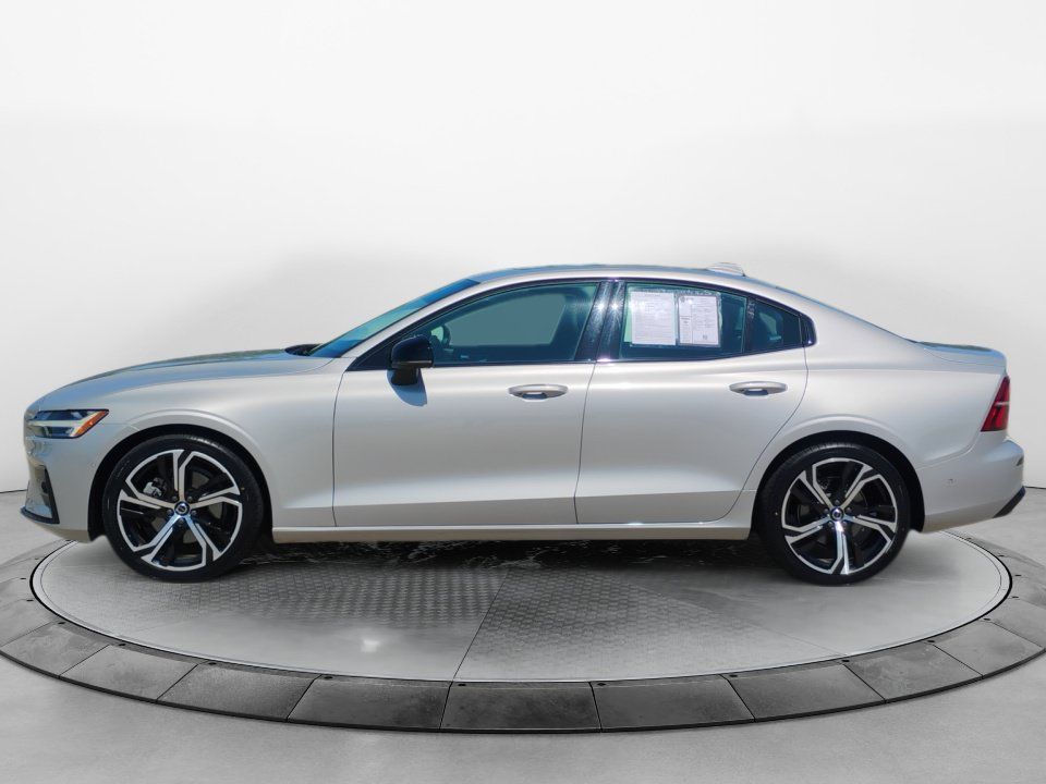 Used 2024 Volvo S60 B5 Plus FWD image 4