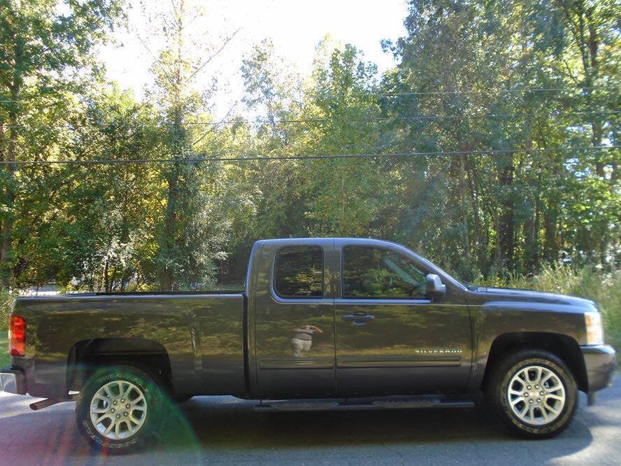 Used 2011 Chevrolet Silverado 1500 LT w/ All-Star Edition RWD image 4