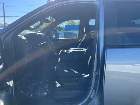 Used 2024 Chevrolet Silverado 2500 Custom w/ Custom Value Package image 7