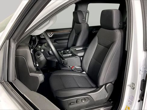 Certified 2024 Chevrolet Silverado 1500 LT AWD/4WD image 8