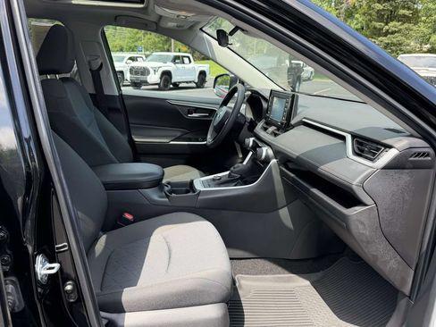 Used 2021 Toyota RAV4 XLE w/ Convenience Package AWD/4WD image 12