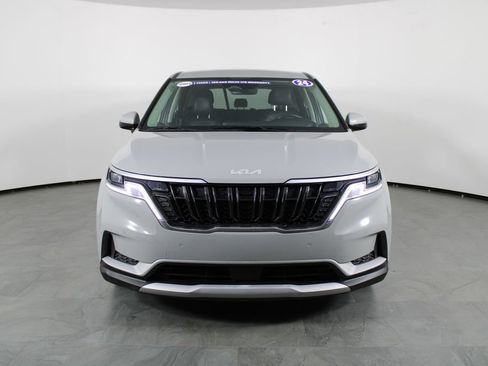 Used 2024 Kia Carnival EX image 13