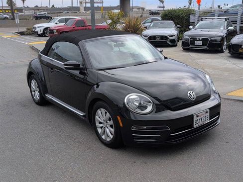 Used 2018 Volkswagen Beetle 2.0T FWD image 7