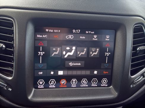 Used 2019 Jeep Compass Trailhawk w/ Leather Interior Group AWD/4WD image 18