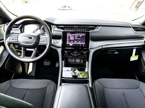 New 2025 Jeep Grand Cherokee L Laredo w/ Luxury Tech Group I image 20