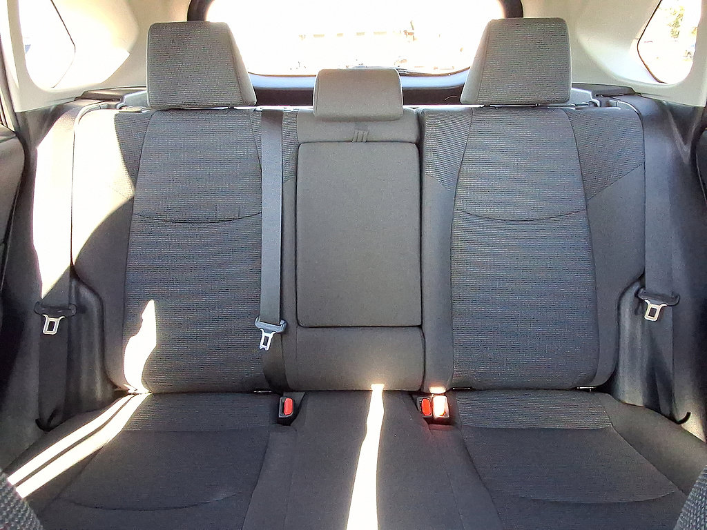 Used 2025 Toyota RAV4 LE AWD/4WD image 39