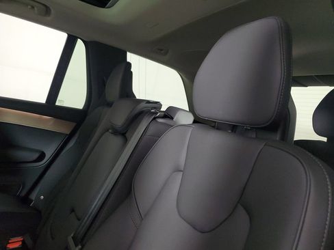 Certified 2025 Volvo XC90 T8 Plus w/ Protection Package Premier AWD/4WD image 11