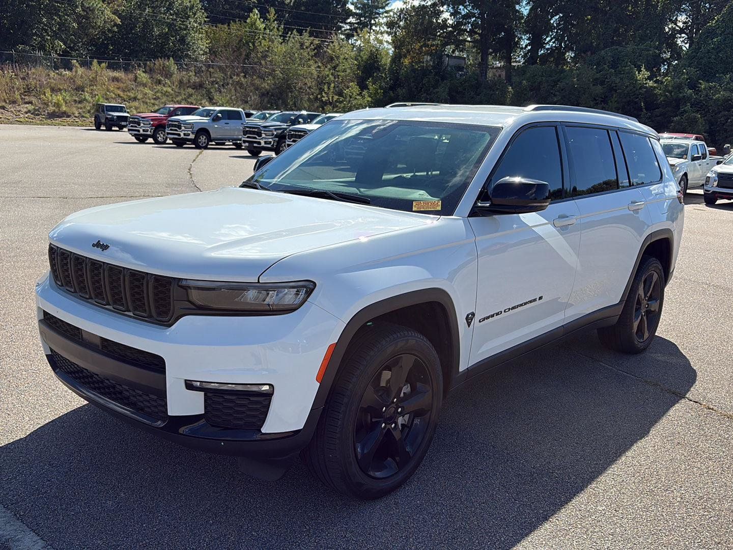Used 2024 Jeep Grand Cherokee L Limited w/ Black Appearance Package RWD image 1