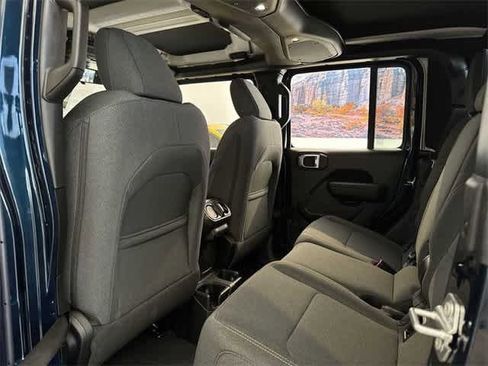 New 2025 Jeep Gladiator Sport image 19