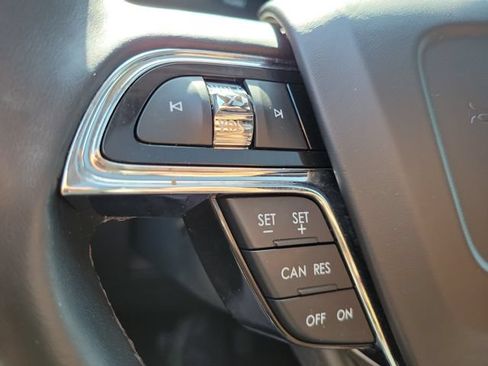 Used 2023 Lincoln Nautilus Reserve AWD/4WD image 13