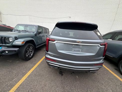 Used 2020 Cadillac XT6 Premium Luxury AWD/4WD image 7