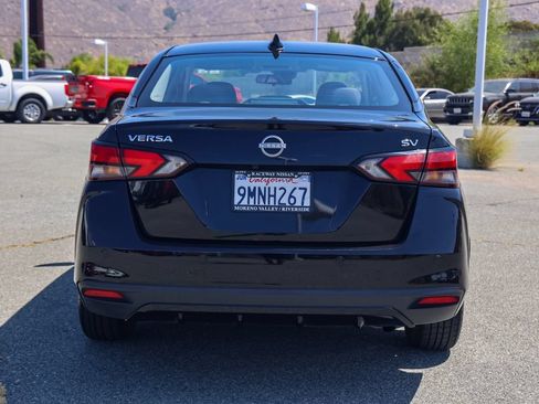 Used 2024 Nissan Versa SV FWD image 5
