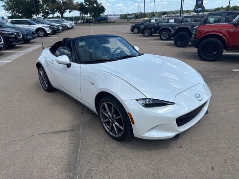 Used 2023 MAZDA MX-5 Miata Grand Touring RWD image 6