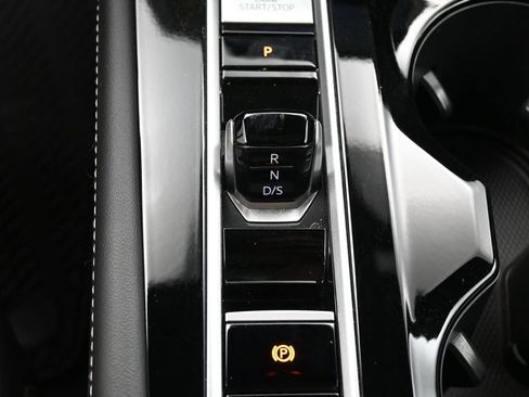 Used 2024 Volkswagen Atlas Cross Sport SEL R-Line AWD/4WD image 27