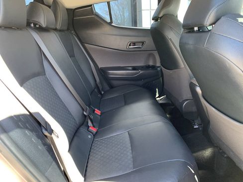 Used 2022 Toyota C-HR Limited FWD image 12